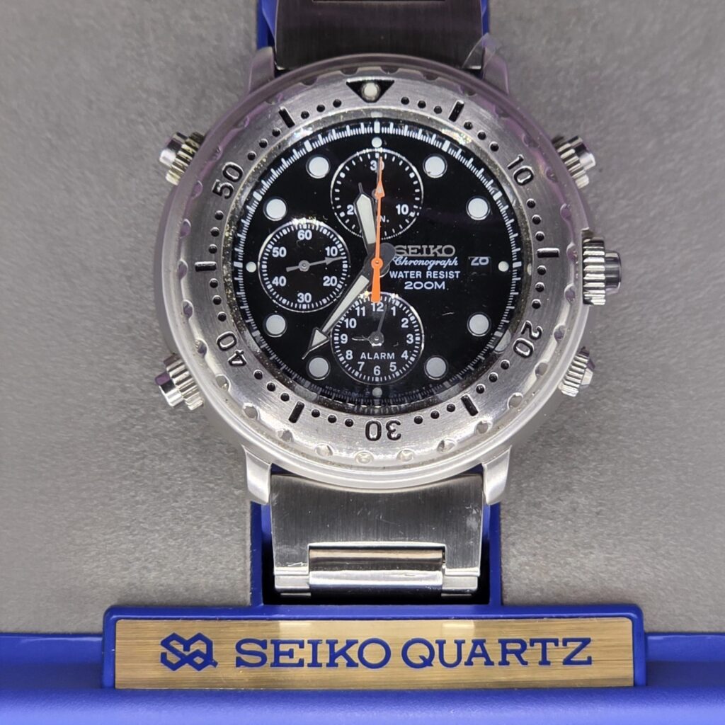 SEIKO Chronograph – Reference Y182-7C20, Waterproof Steel Case – Black Dial