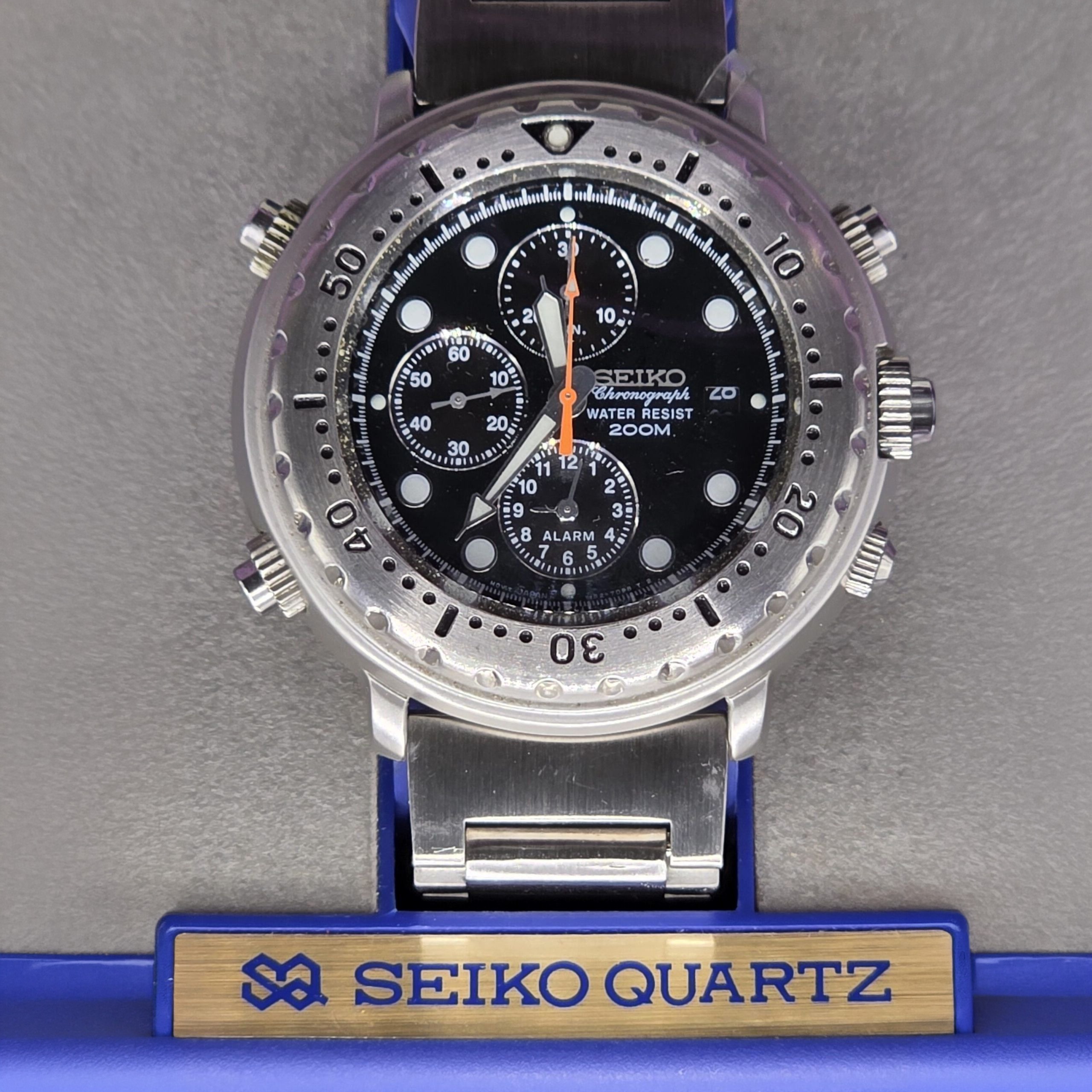 SEIKO Chronograph – Reference Y182-7C20, Waterproof Steel Case – Black Dial