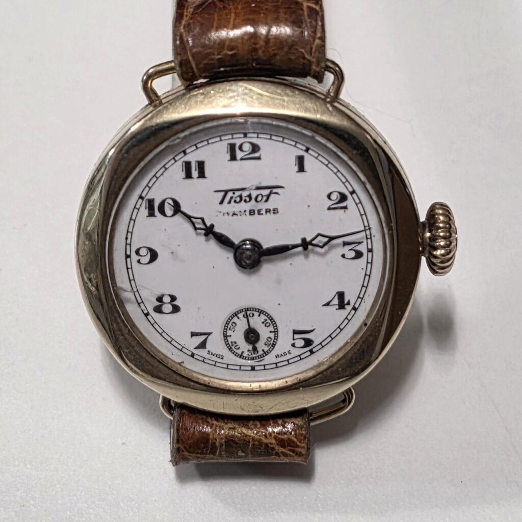 Tissot Cushion in 9 kt Yellow Gold - Dennison Case