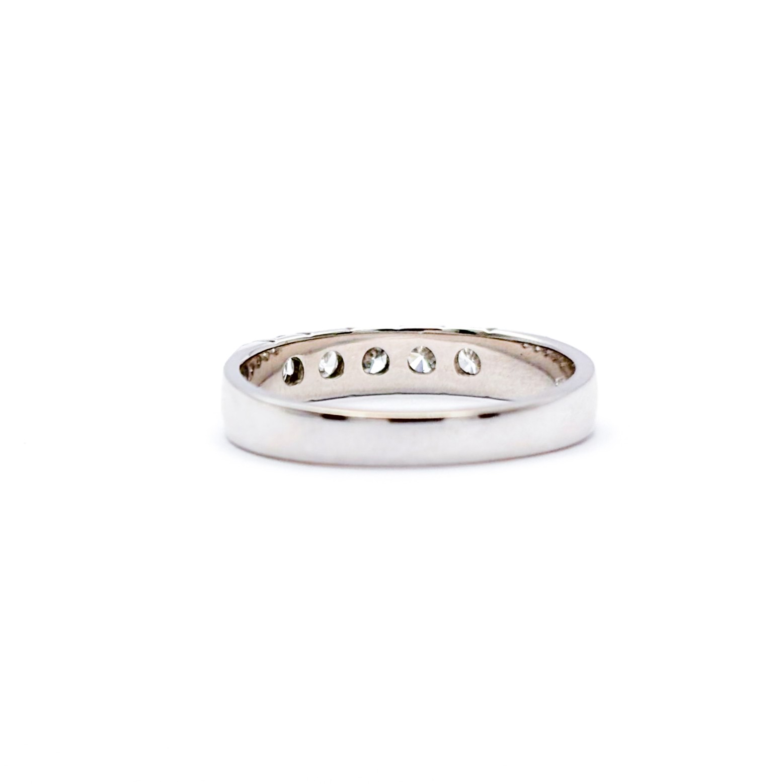Eternity Ring in 18kt White Gold with Diamonds - Image 6