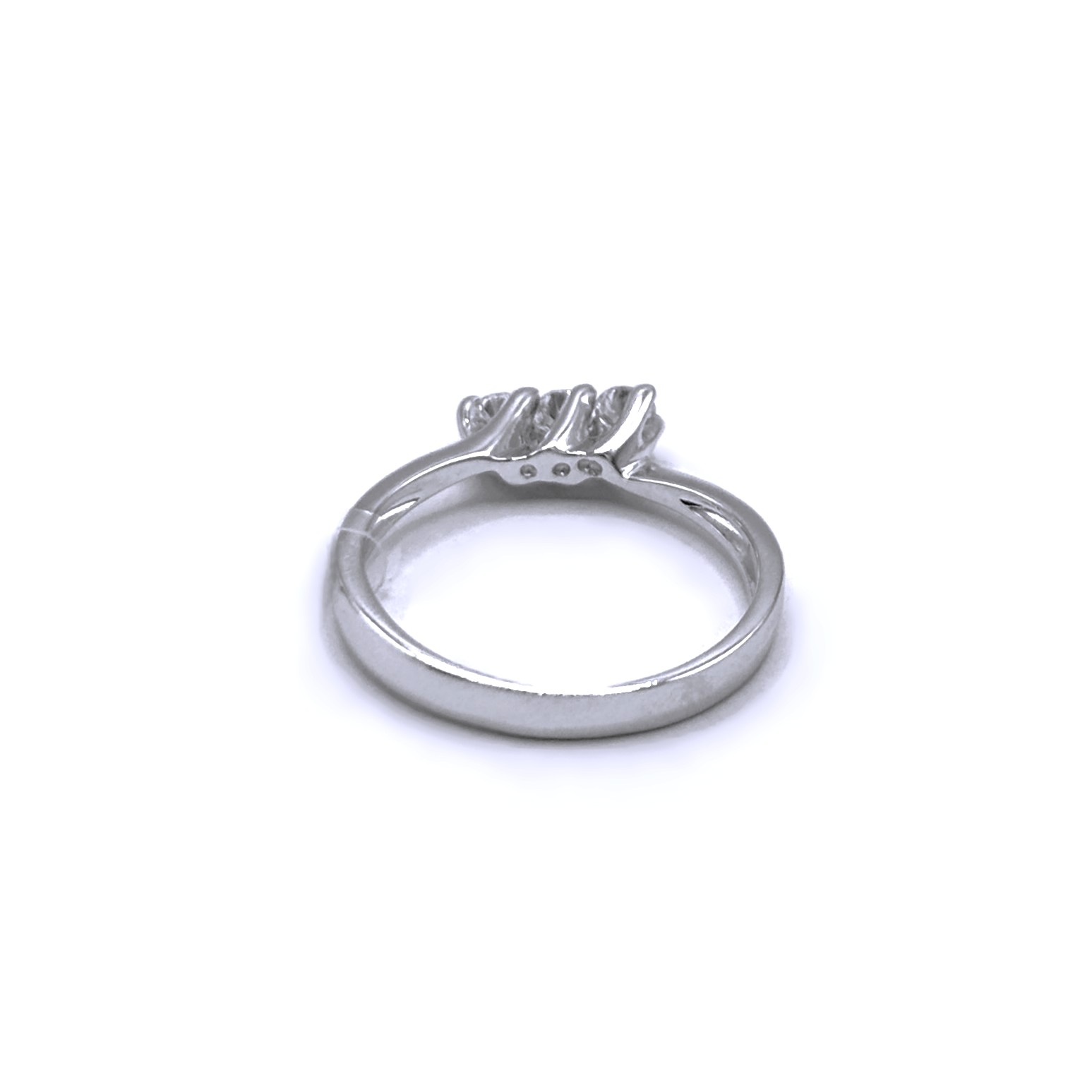 Trilogy Ring in 18kt White Gold with Diamonds - Image 2