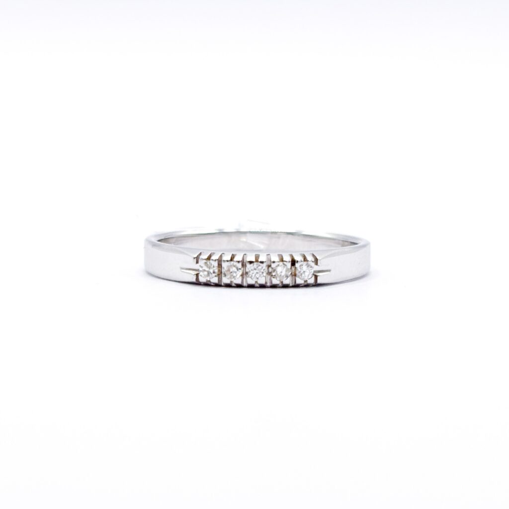 Wedding Band in 18kt White Gold with 5 Diamonds - 0.07 ct