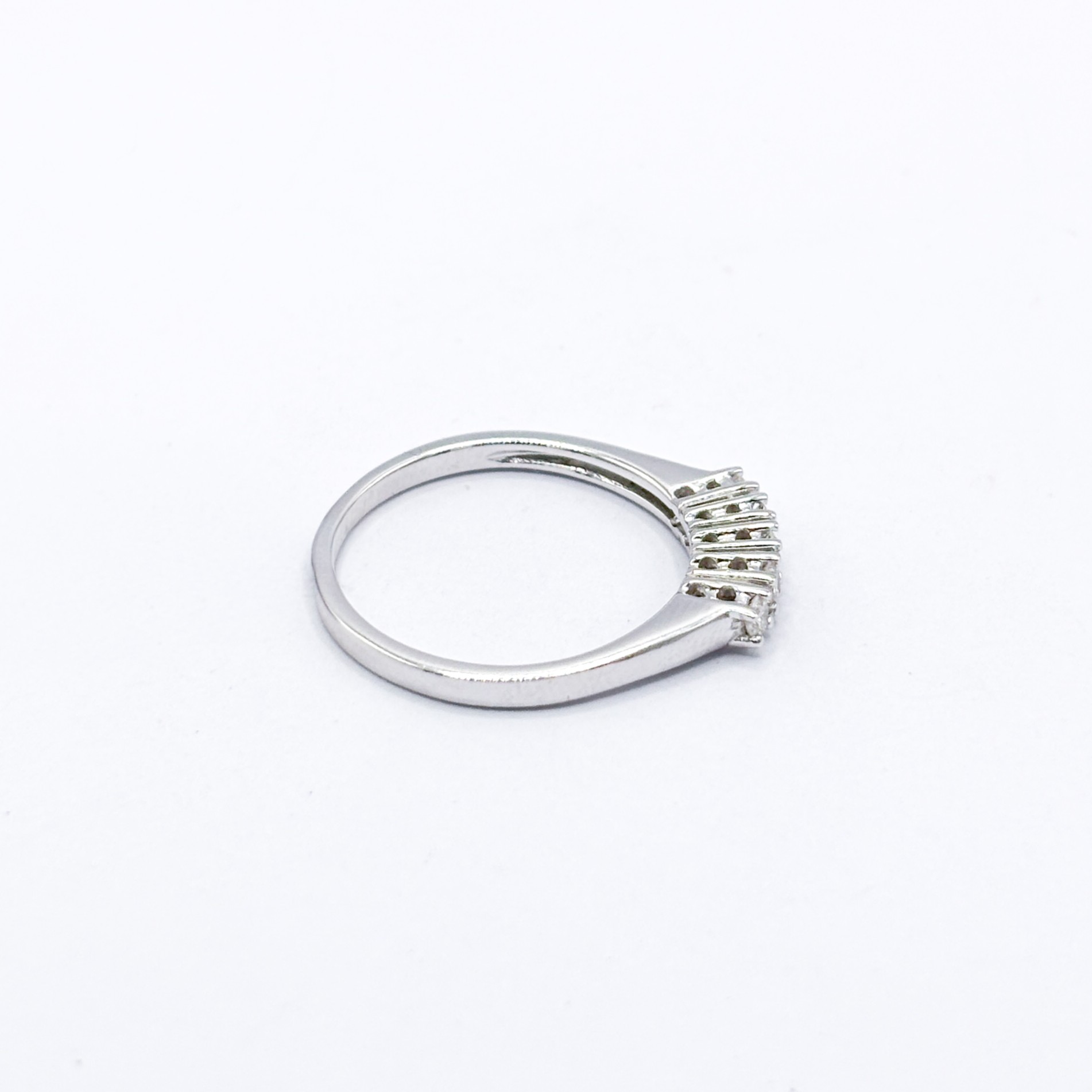 Fedina in Oro Bianco 18 kt con 5 Diamanti - ct 0,20 - immagine 3