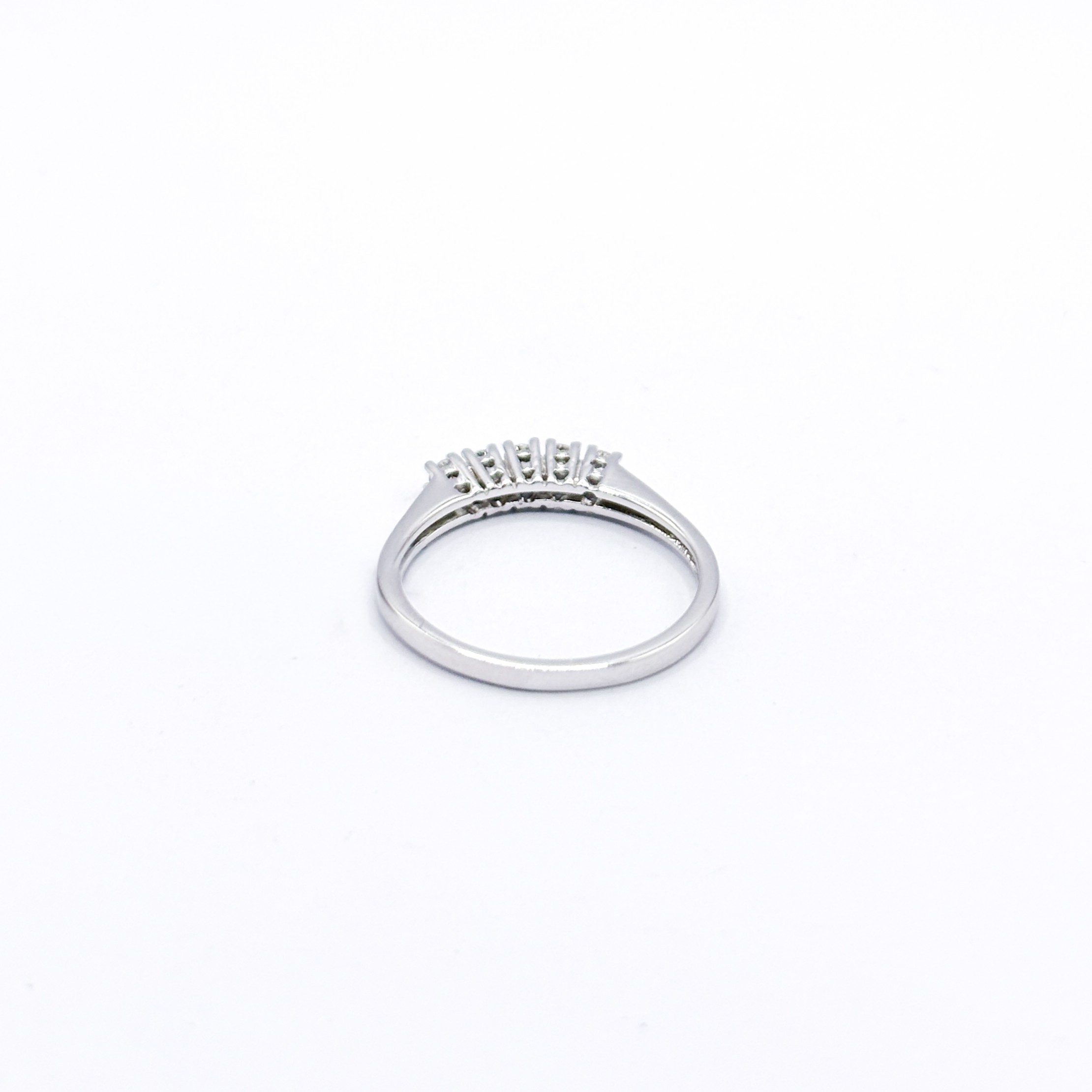 Fedina in Oro Bianco 18 kt con 5 Diamanti - ct 0,20 - immagine 4
