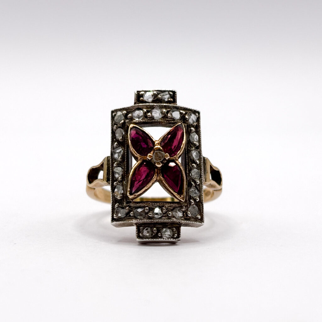 Anello Déco in Oro Giallo 14 kt con Rubini No Heat e Diamanti