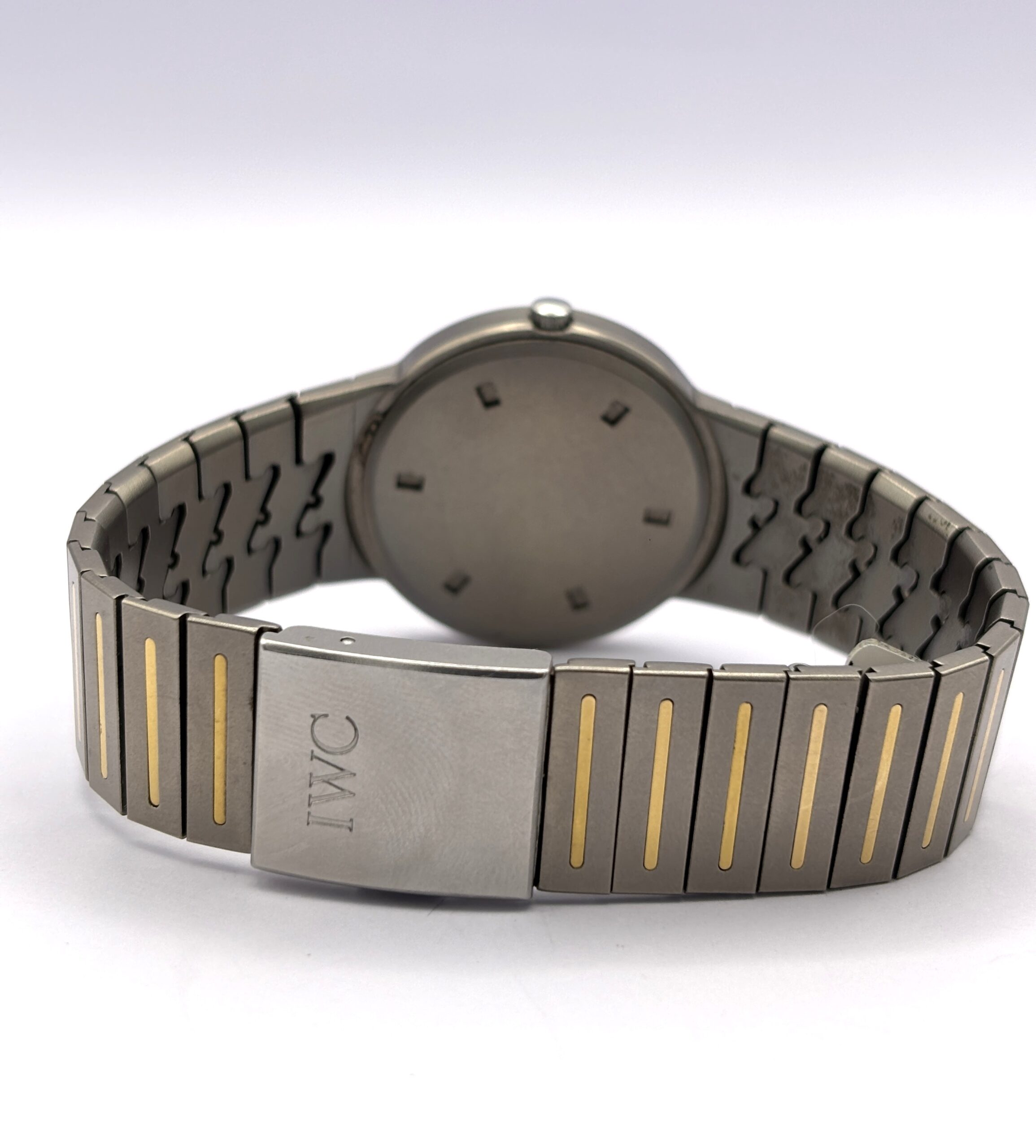 IWC Porsche Design in Titanium and Gold – Cal. 2250-955112 - Image 5