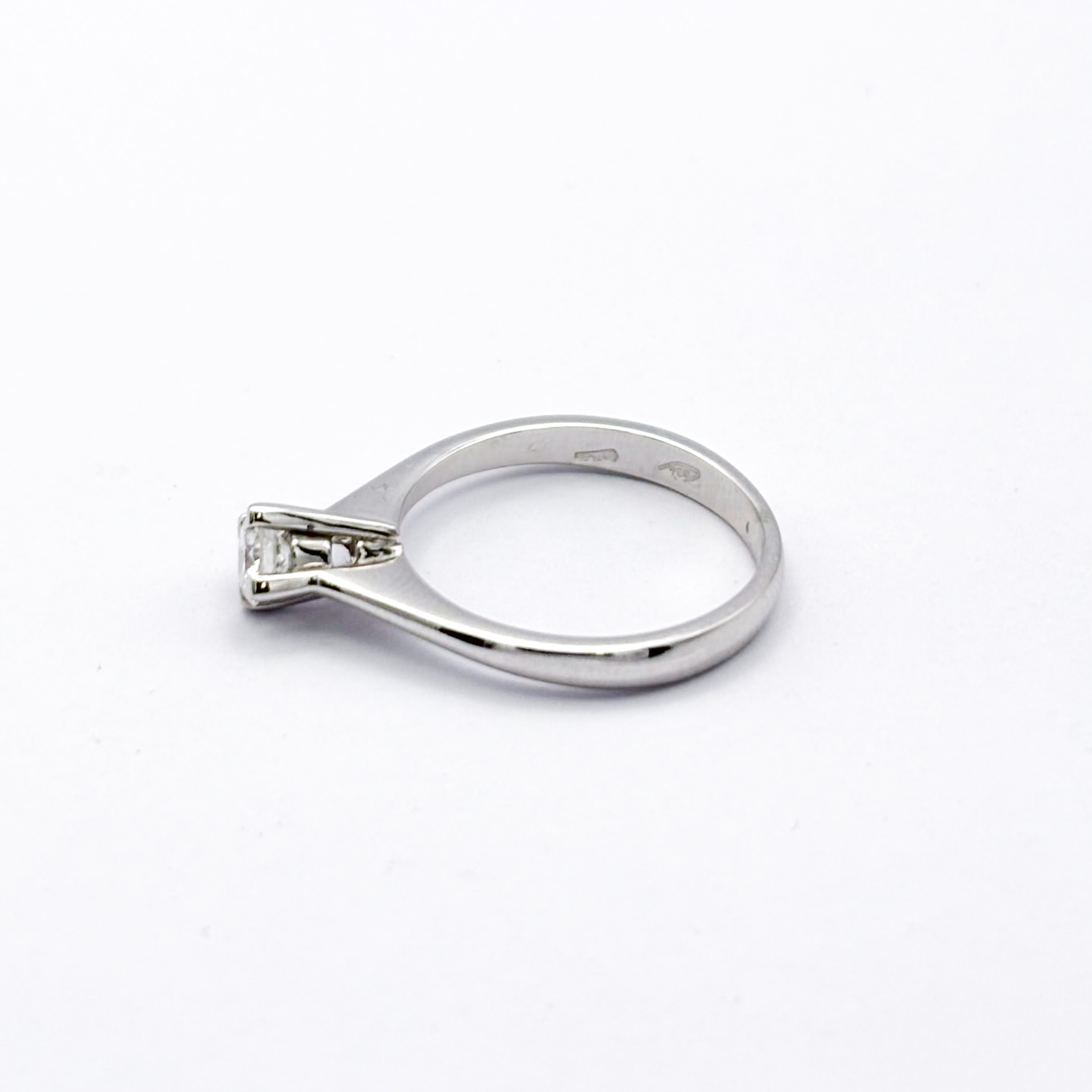 Anello Solitario in Oro Bianco 18 kt con Diamante - immagine 4