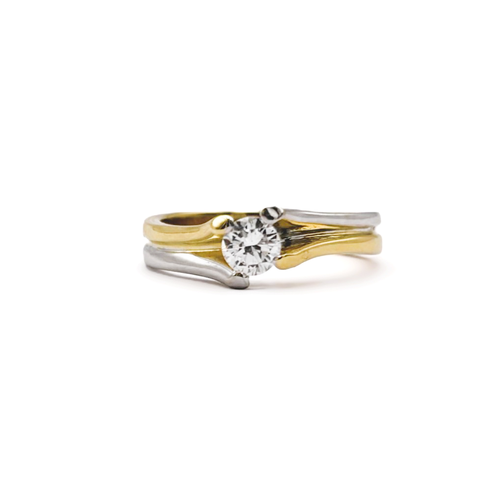 Solitaire Ring in 18kt White and Yellow Gold with Diamond