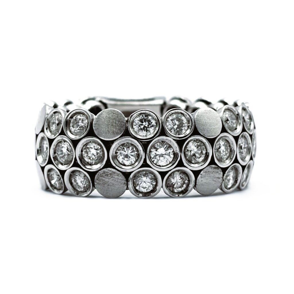 Anello Fascia Morbida 3 file in Oro Bianco 18 kt e Diamanti