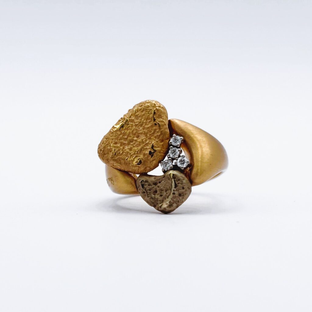 Annamaria Cammilli – Tracce Collection Ring in 18kt Yellow Gold and Diamonds