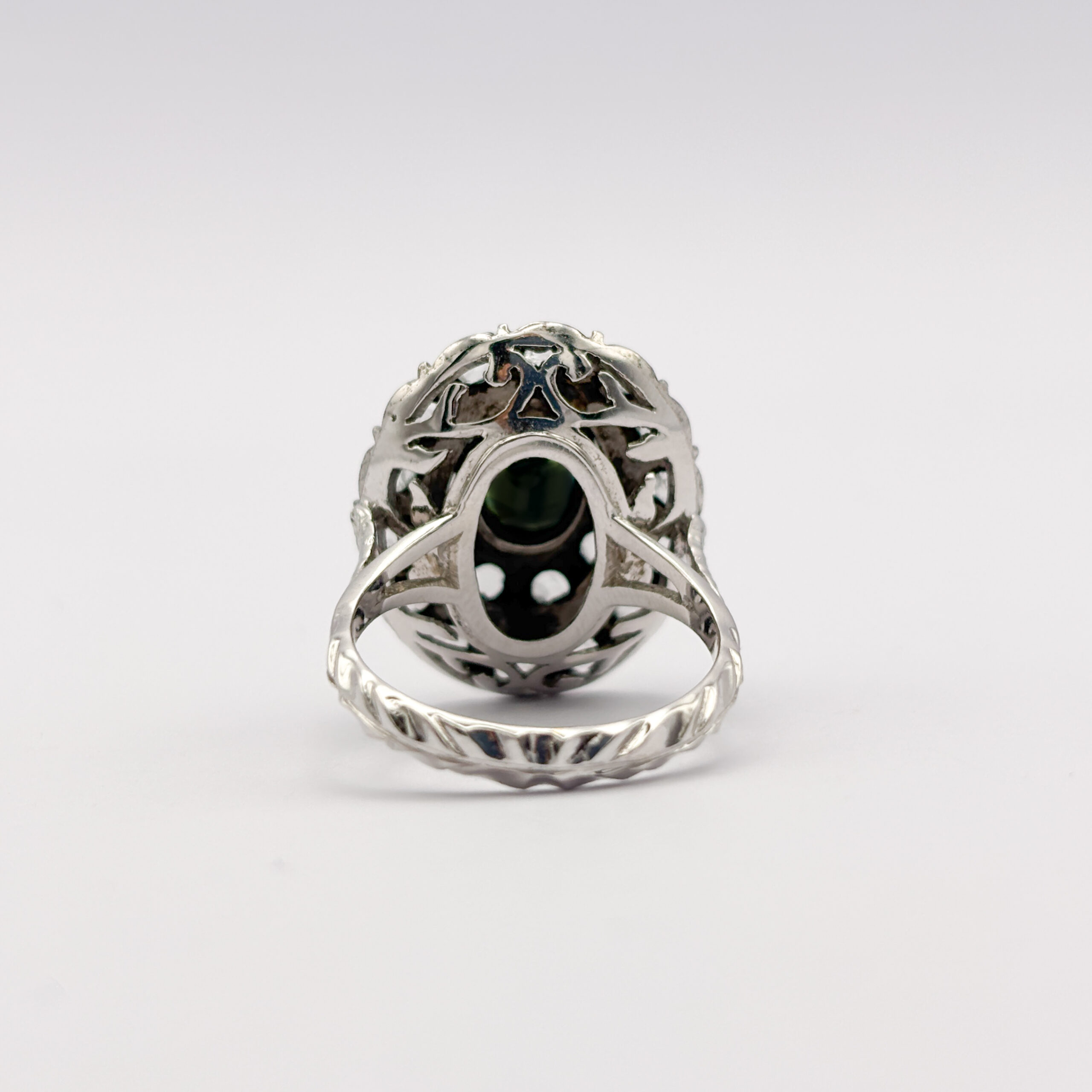 Cluster Ring in 18kt White Gold and Silver with Sapphire and Diamonds - Image 3