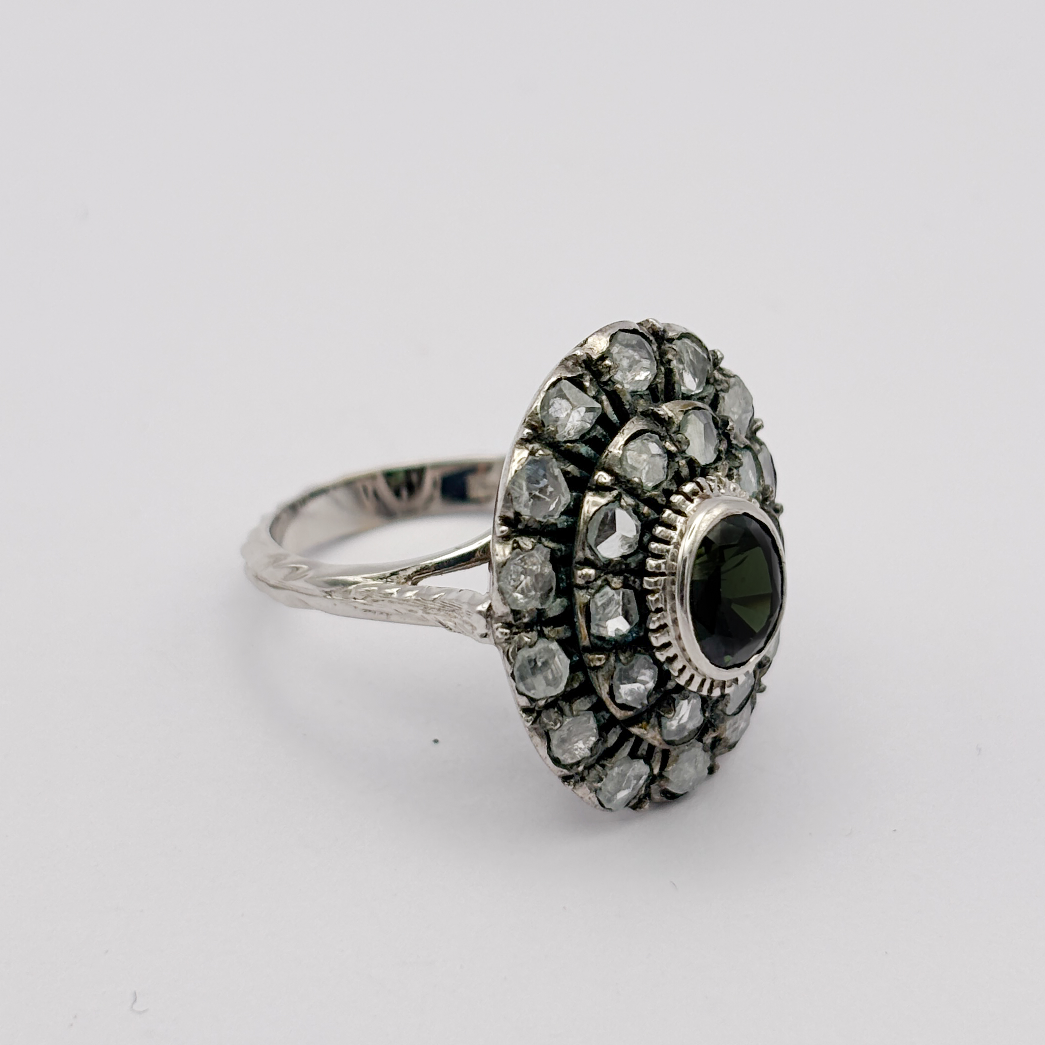 Cluster Ring in 18kt White Gold and Silver with Sapphire and Diamonds - Image 5