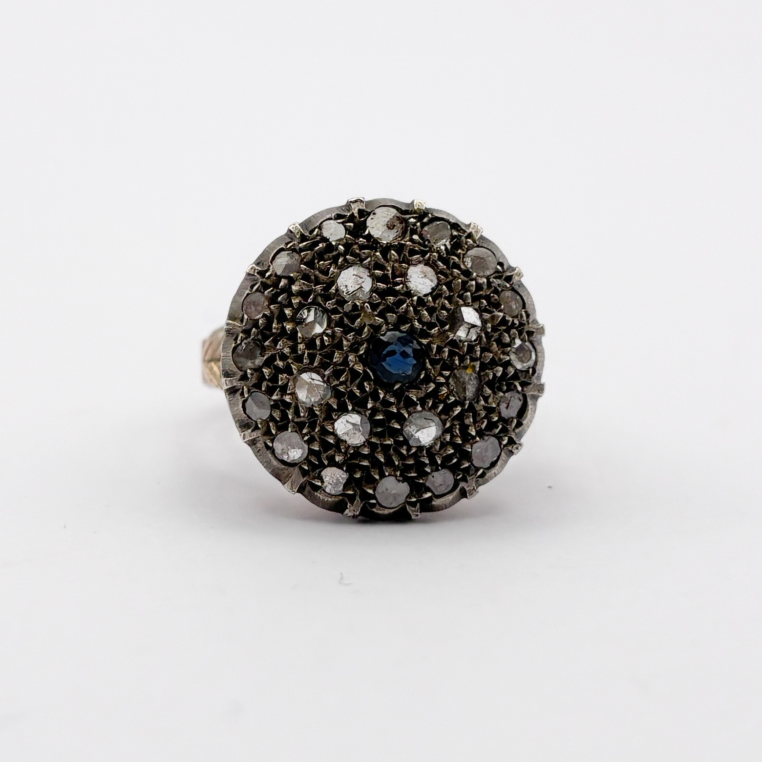 Cluster Ring in 18kt Rose Gold and Silver with Sapphire and Diamonds