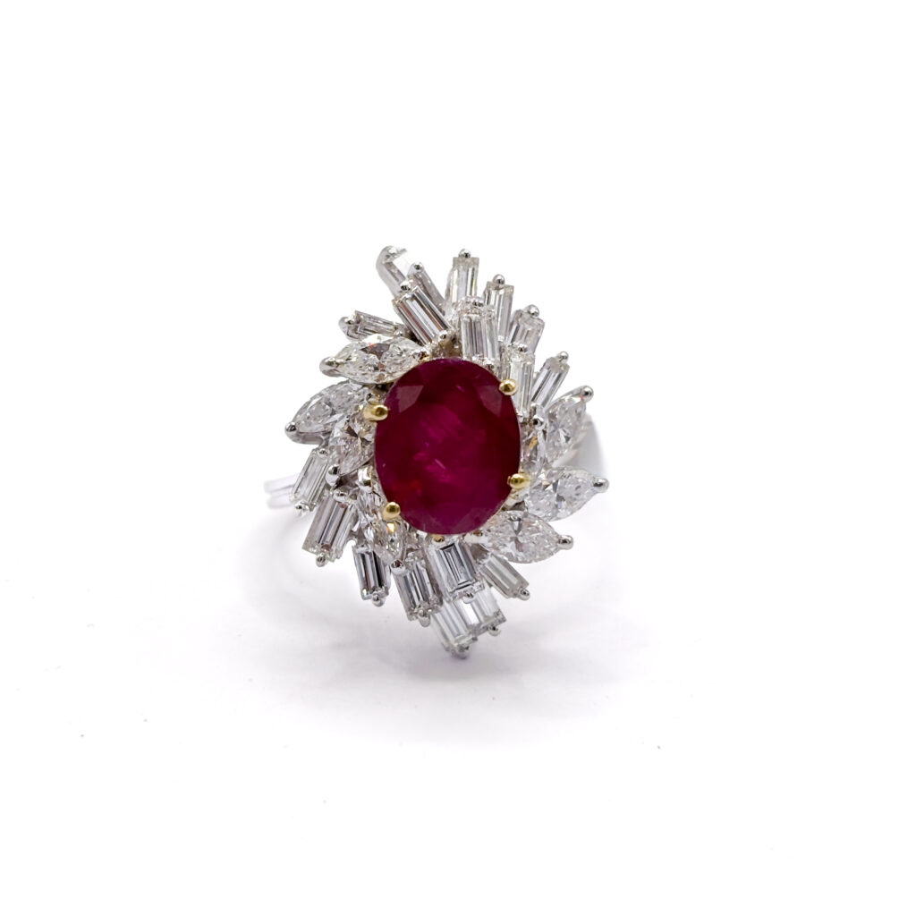 18 kt White Gold Ring with No Heat Burma Ruby 4.29 ct and Diamonds