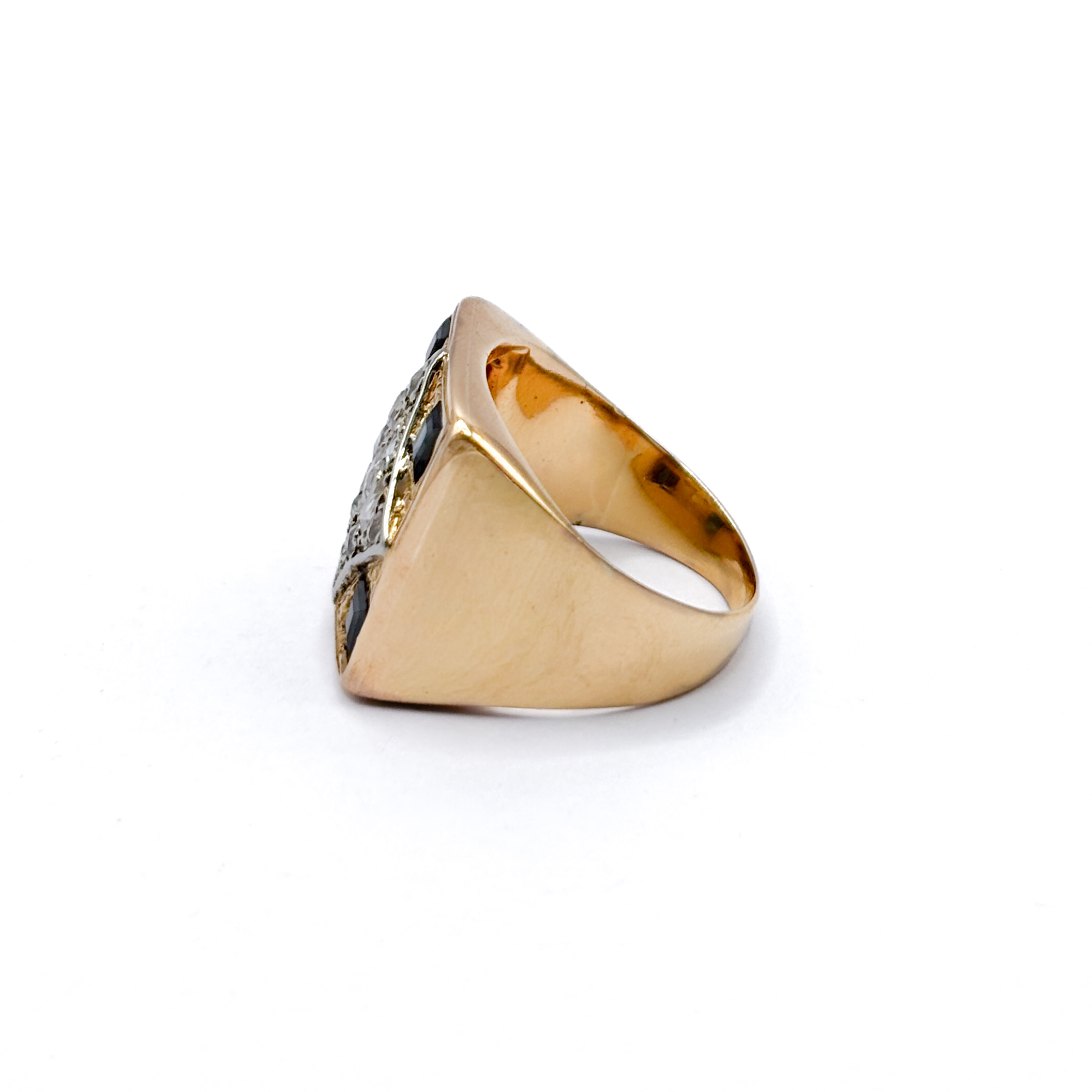 Shield Ring in 18kt Yellow Gold with Diamonds and Sapphires - Image 3