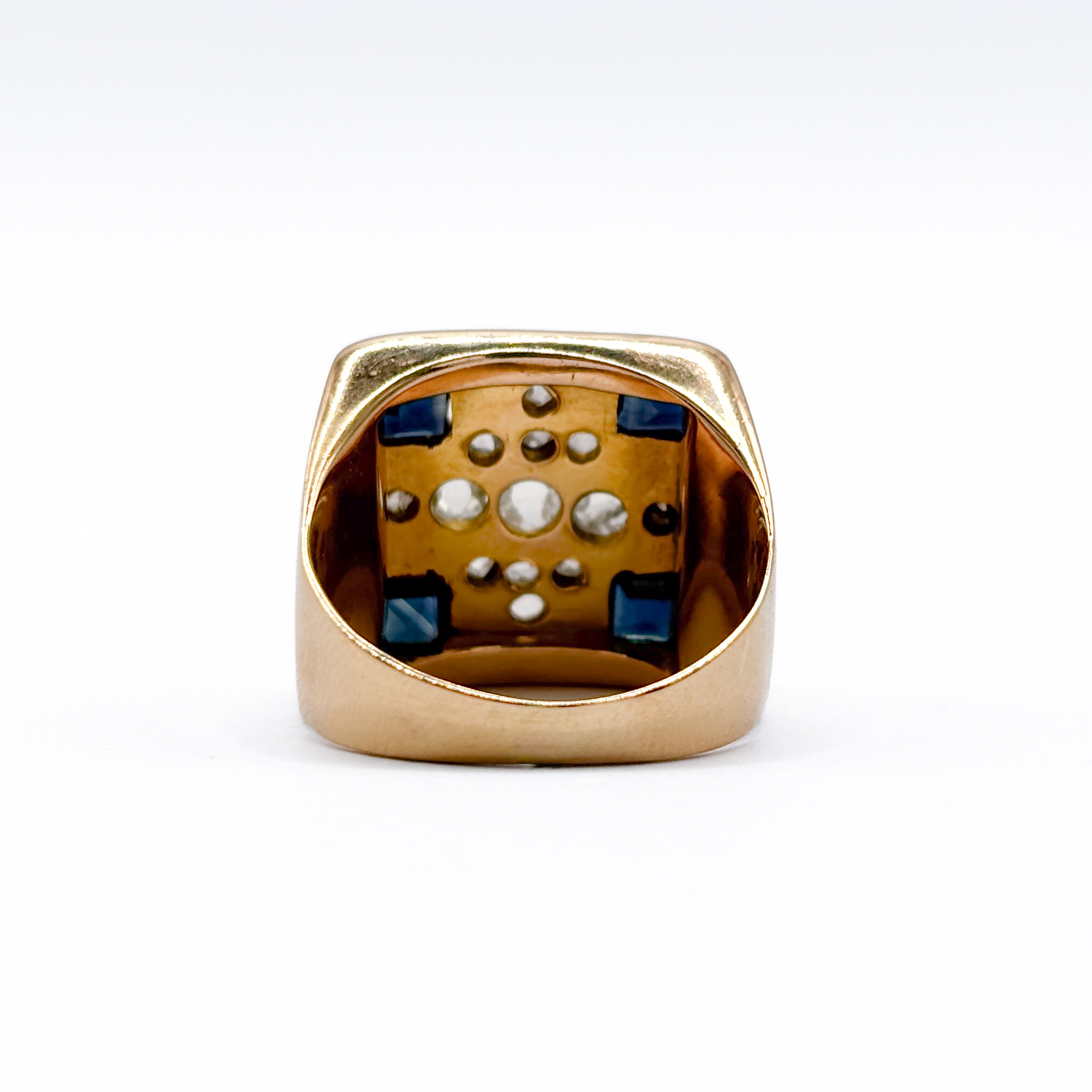 Shield Ring in 18kt Yellow Gold with Diamonds and Sapphires - Image 4