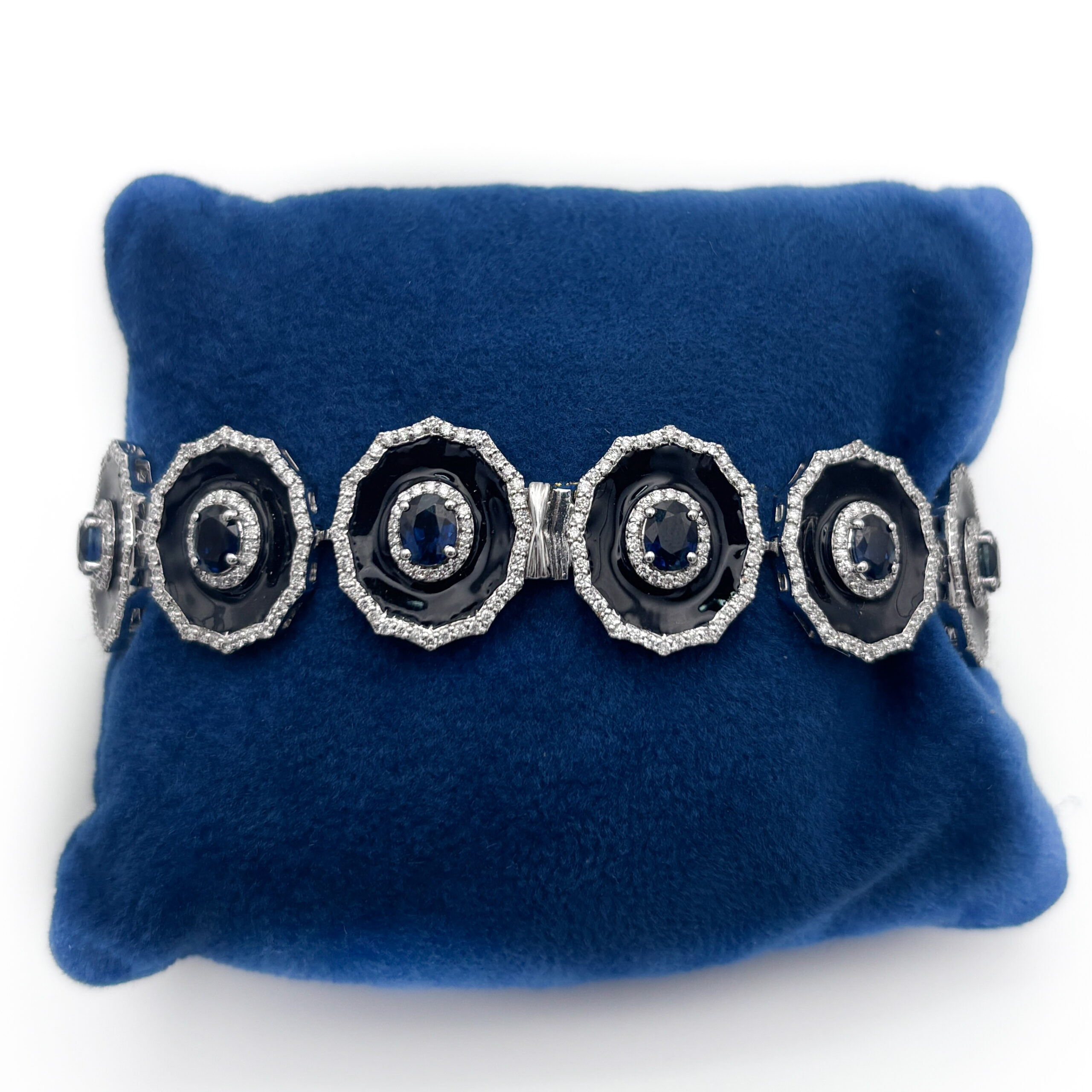 18kt White Gold Bracelet with Sapphires, Diamonds and Black Enamel - Image 4