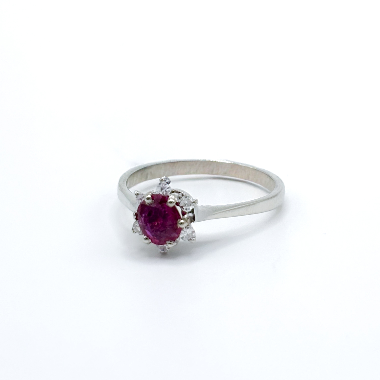 Anello in Oro Bianco 18 kt con Rubino No Heat e Diamanti - immagine 6