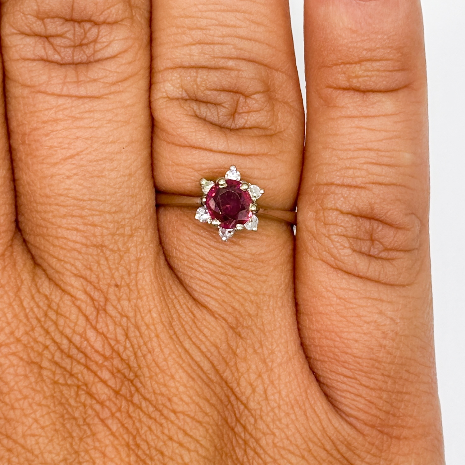 Anello in Oro Bianco 18 kt con Rubino No Heat e Diamanti - immagine 7