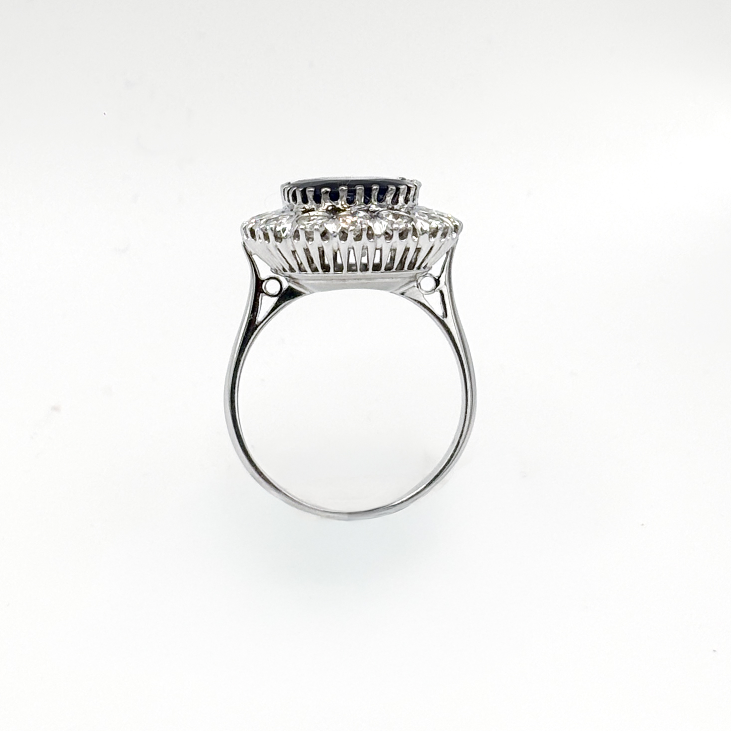 18kt White Gold Ring with No-Heat Burmese Sapphire and Diamonds - Image 4