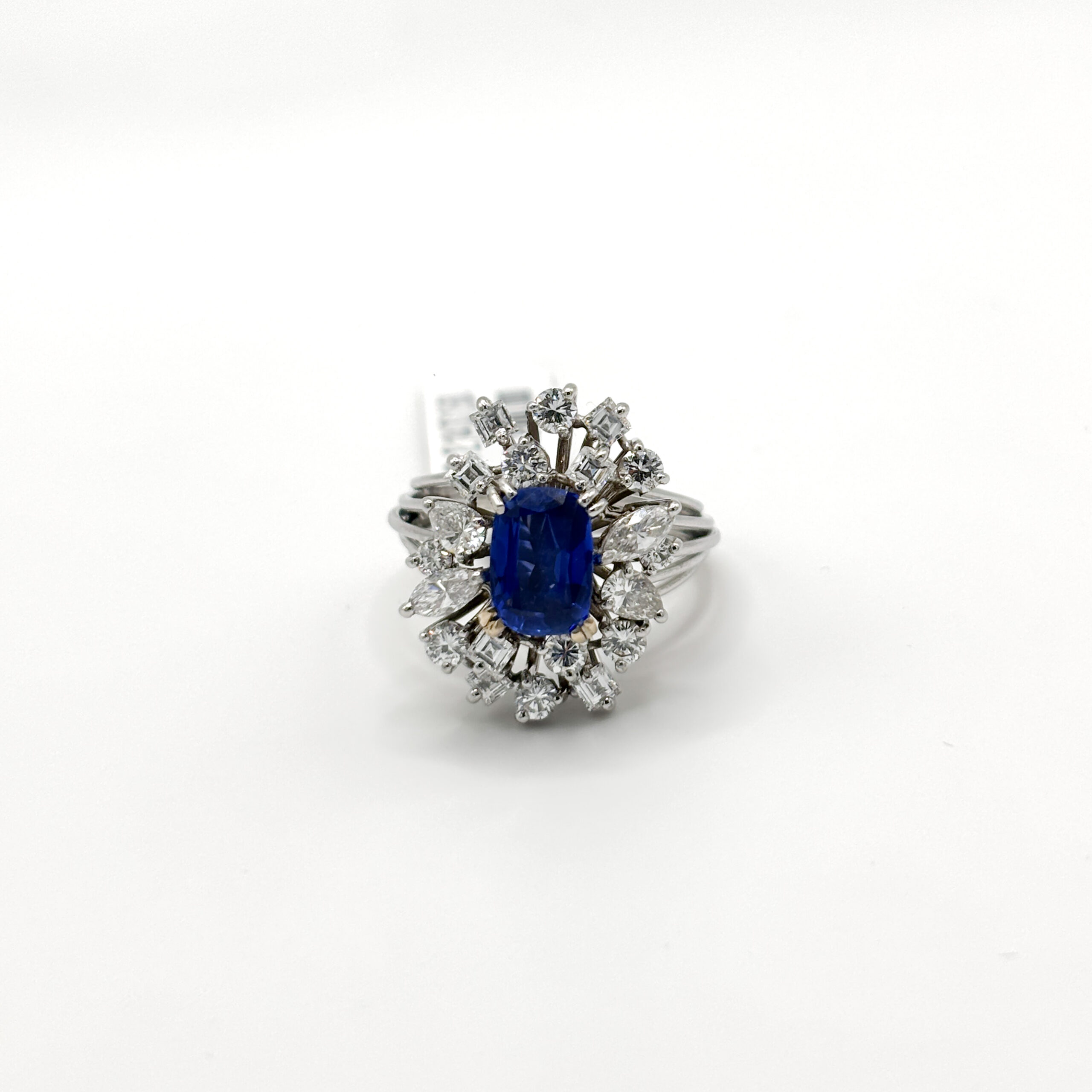 Anello in Oro Bianco 18 kt con Zaffiro No Heat e Diamanti - immagine 5