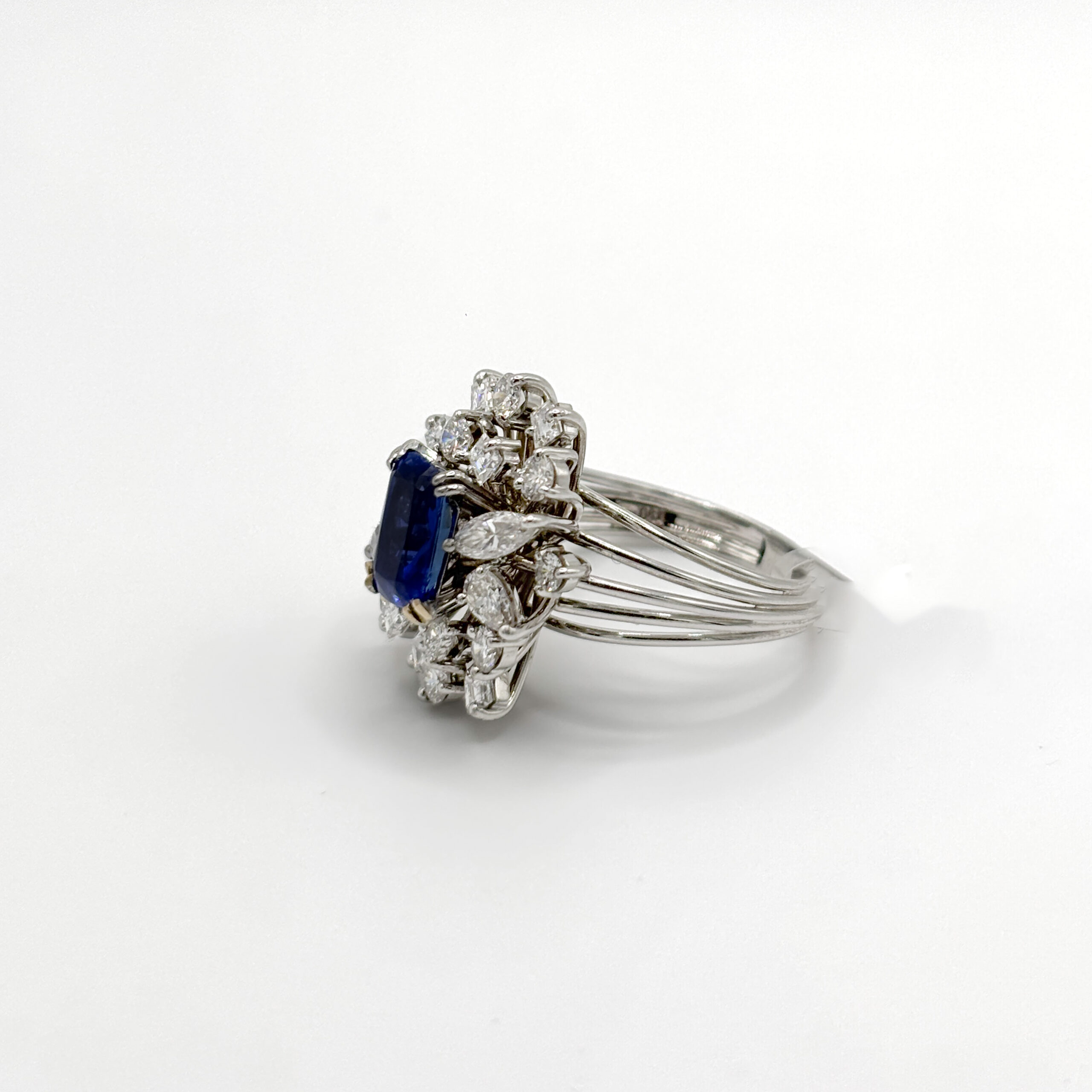 Anello in Oro Bianco 18 kt con Zaffiro No Heat e Diamanti - immagine 6
