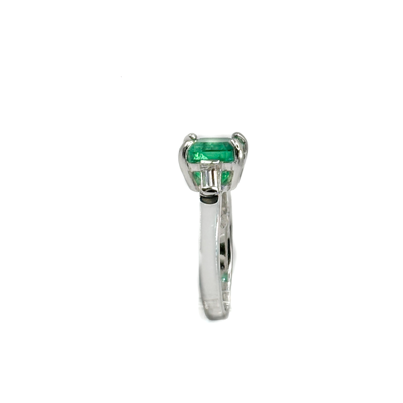White Gold 18 kt Ring with Emerald and Diamonds - Image 5