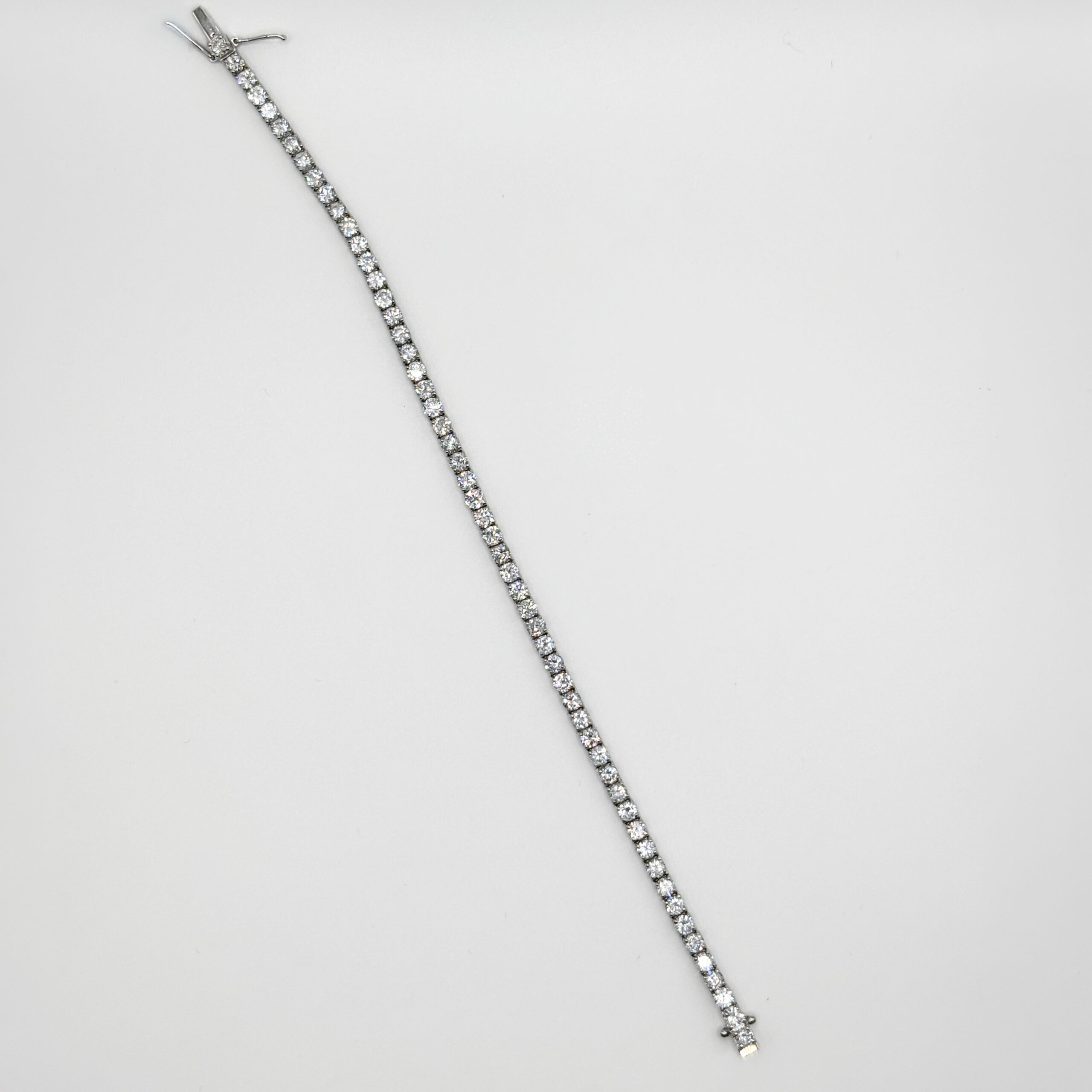 Bracciale Tennis in Oro Bianco 18 kt con Diamanti ct 5,12 - immagine 5