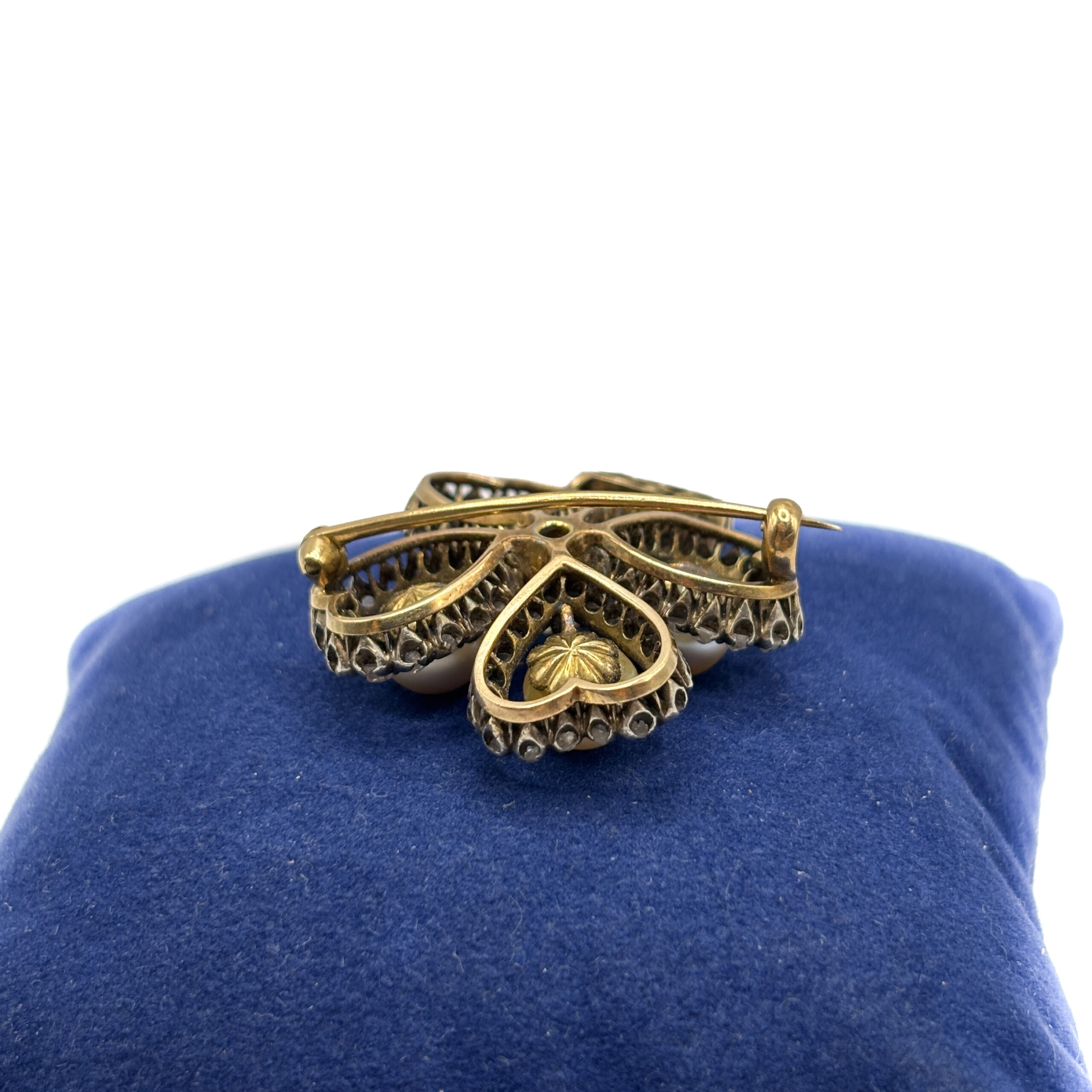 Four-Leaf-Clover Brooch with Natural Pearls and Diamonds - Image 7