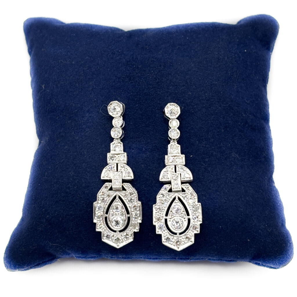 Art Deco Style Earrings in Platinum with Diamonds ct 3.00