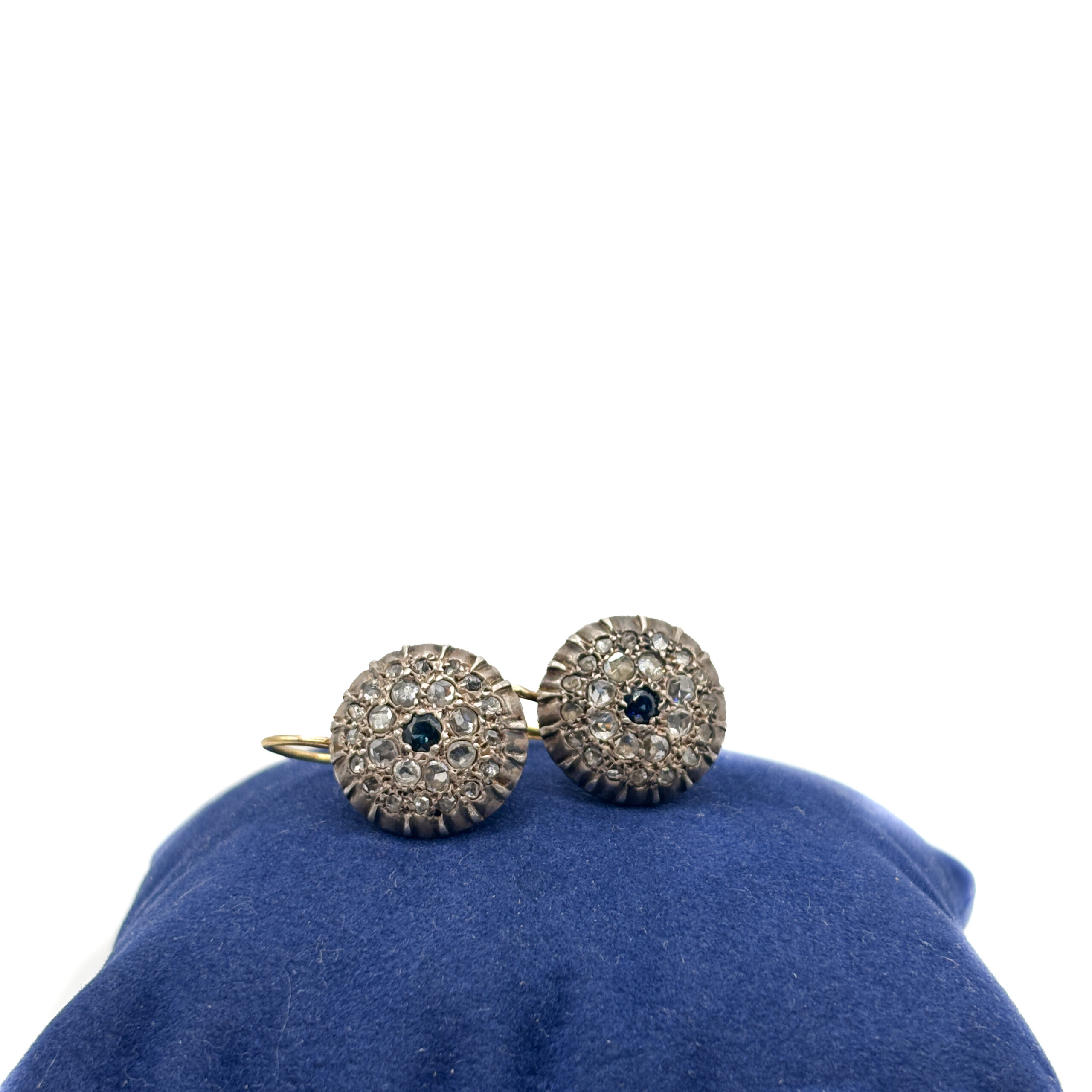 Vintage Earrings in 18 kt White Gold and Silver with Sapphire and Diamonds - Image 6