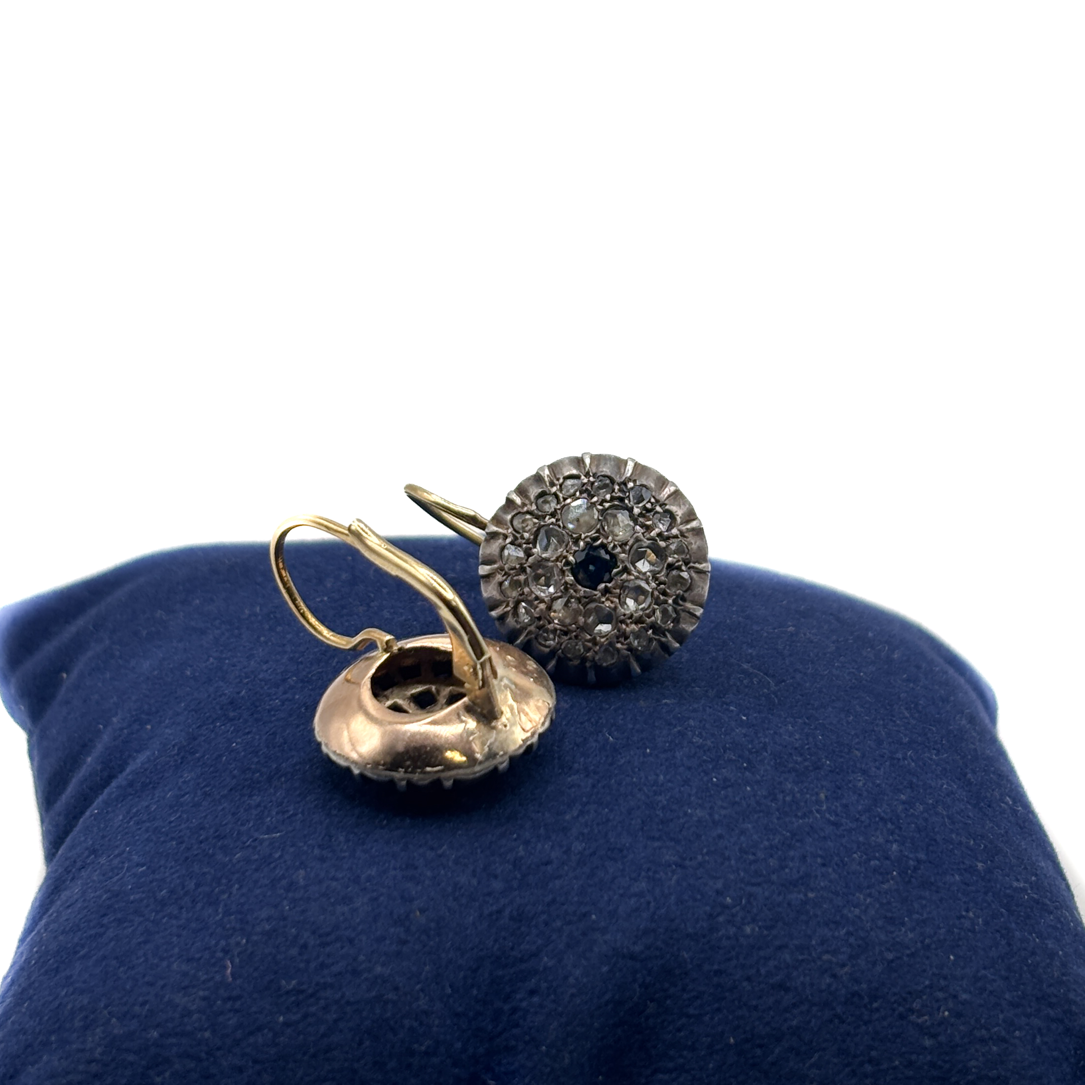 Vintage Earrings in 18 kt White Gold and Silver with Sapphire and Diamonds - Image 2