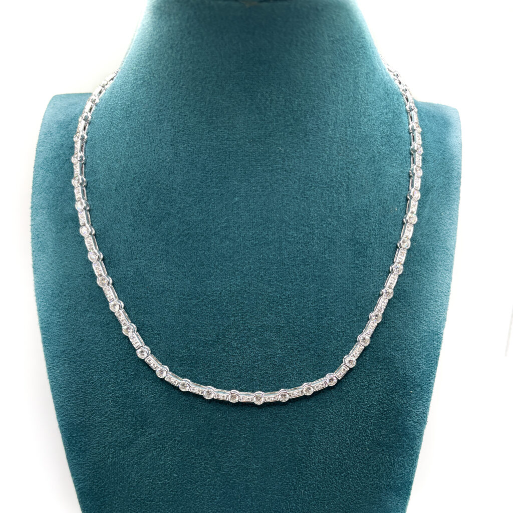 Tennis Necklace in 18 kt White Gold with Diamonds