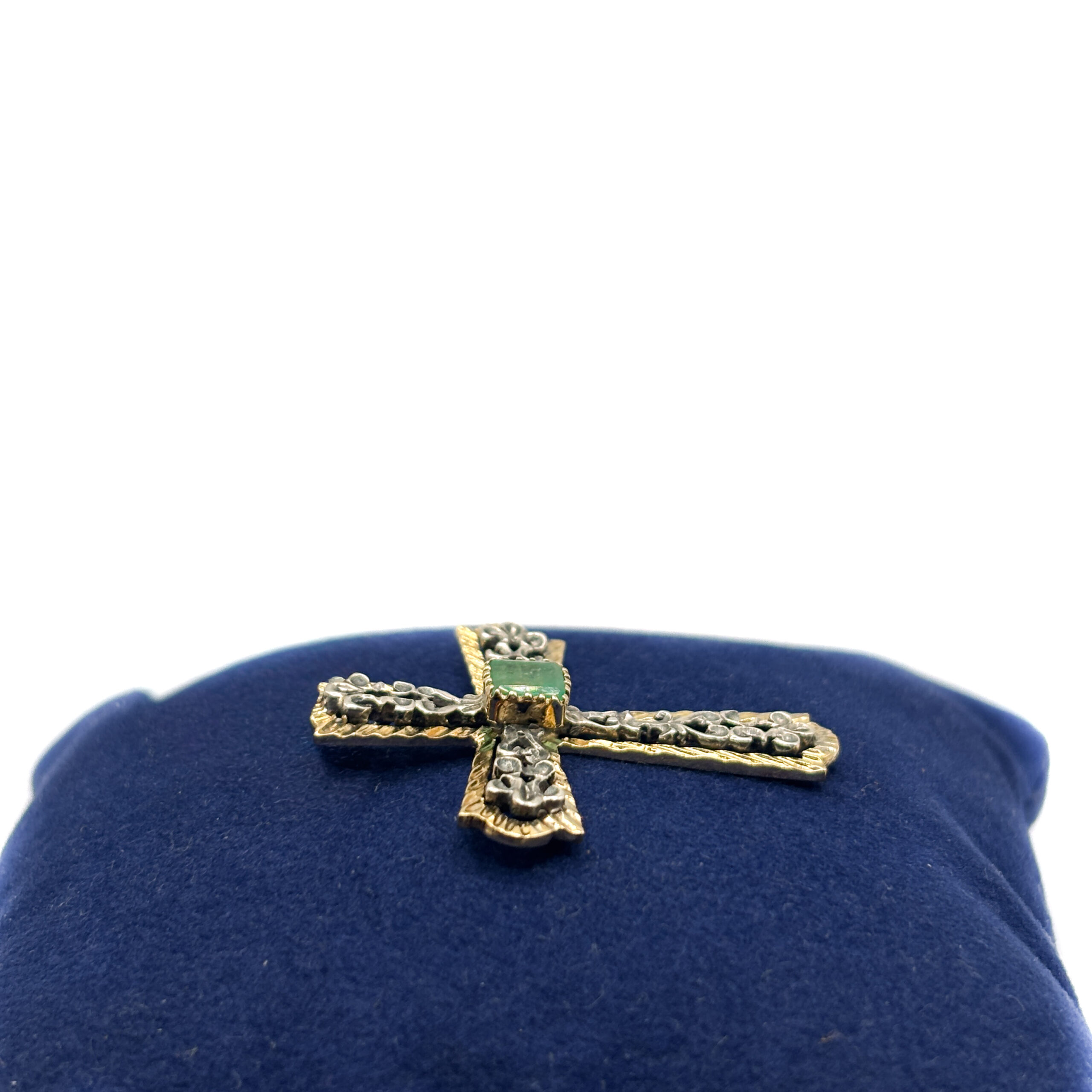 Vintage Cross Pendant in Yellow Gold Kt and 18 Kt White Gold with Emerald - Image 3
