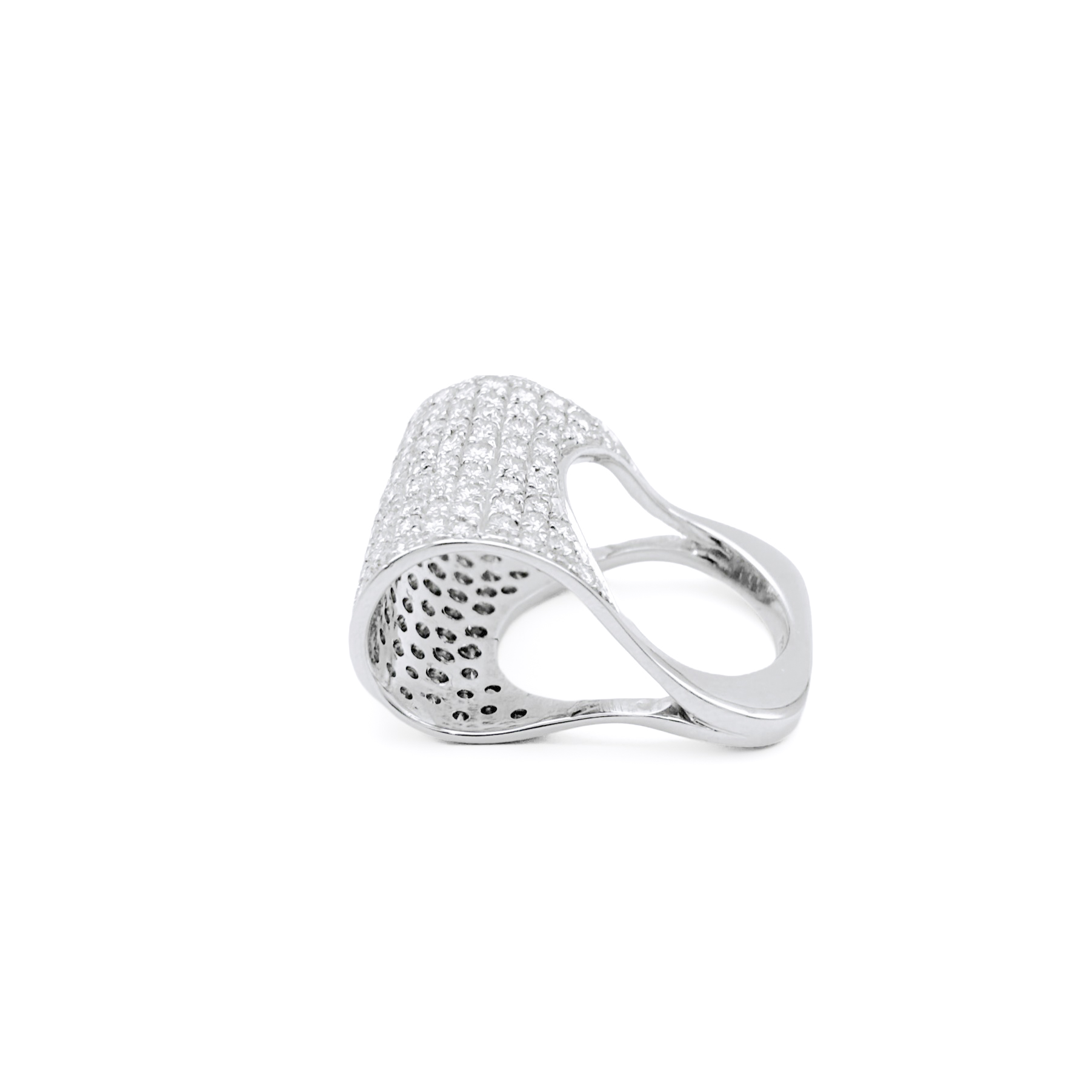 Band Ring in 18kt White Gold with Diamond Pave - Image 3