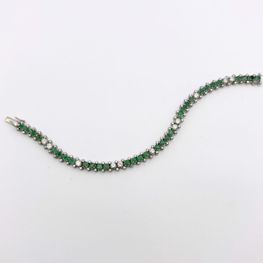 18kt White Gold Bracelet with Emeralds and Diamonds