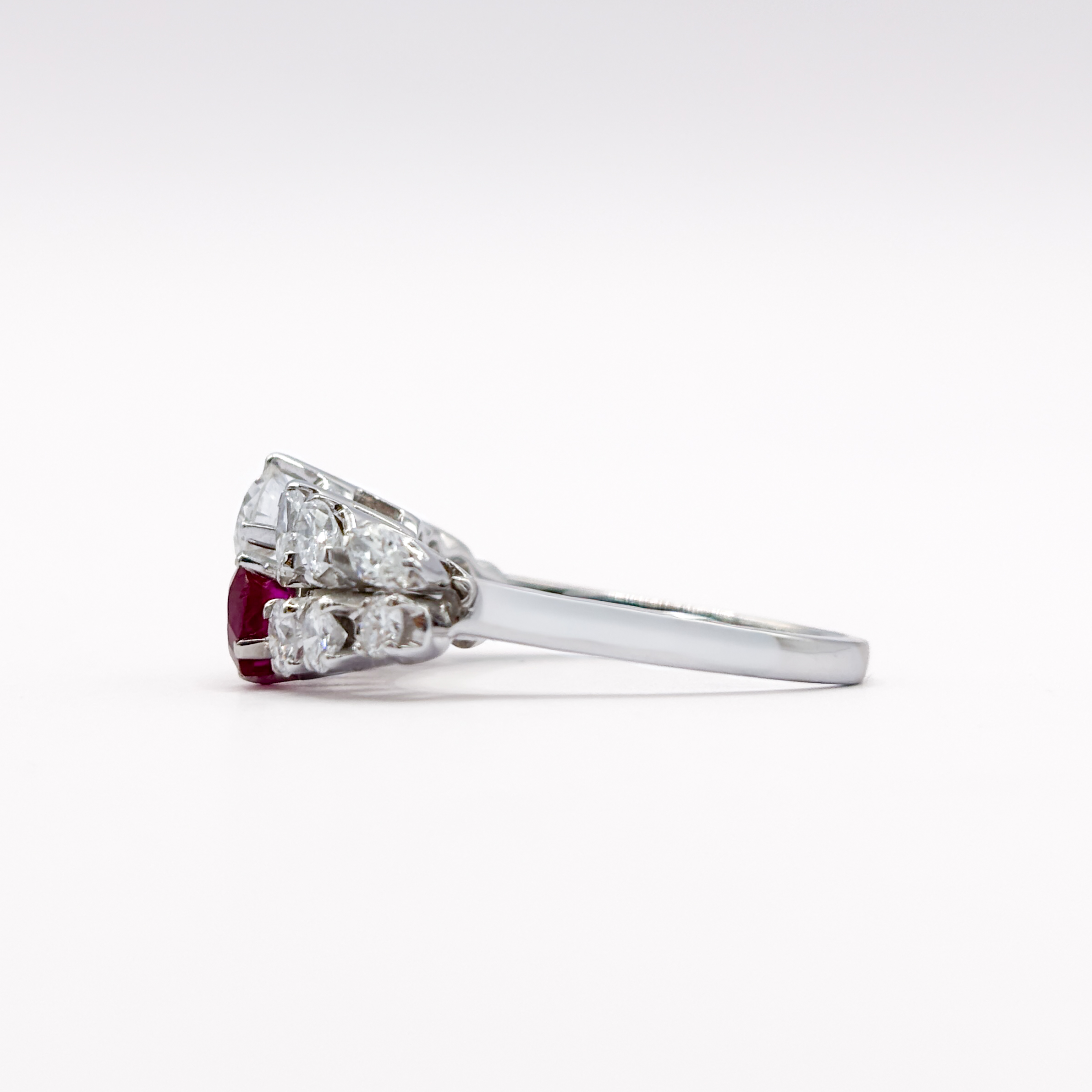 Anello in Oro Bianco 18 kt con Rubino No Heat Burma e Diamanti - immagine 5