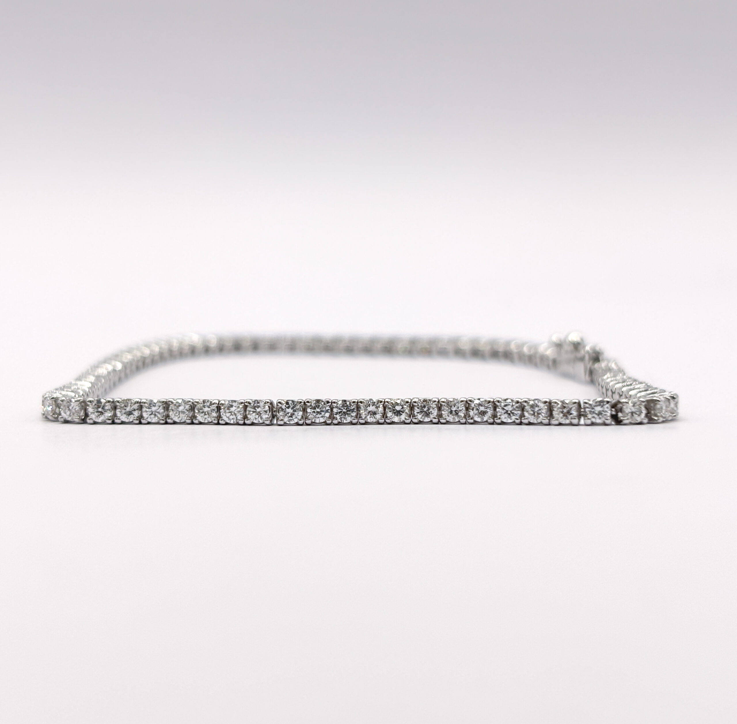 Bracciale Tennis in Oro Bianco 18 kt con Diamanti ct 5,12 - immagine 2