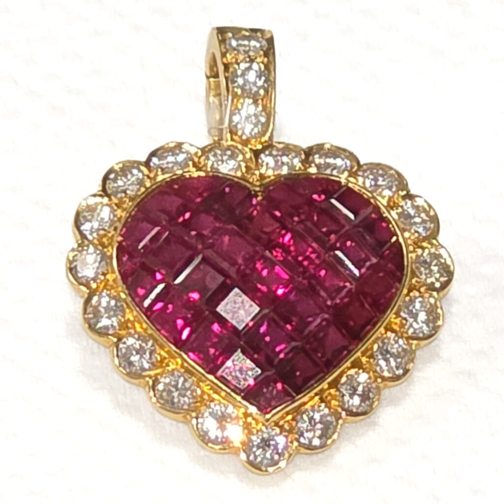 Heart Pendant in 18 kt Yellow Gold with Invisibly Set Rubies and Diamonds